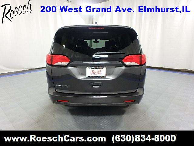 Chrysler Pacifica 2017 photo 5